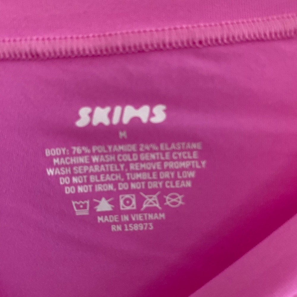 SKIMS Pink Fitted Long Sleeve T-Shirt - Picture 2 of 3
